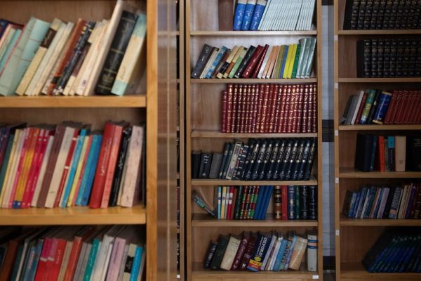 کتابخوانه دانشگاه علمی کاربردی کهریزک، تاسیس شده توسط خیریه دکتر مصطفی نراقی